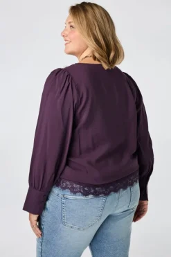 Blouse avec détails en dentelle