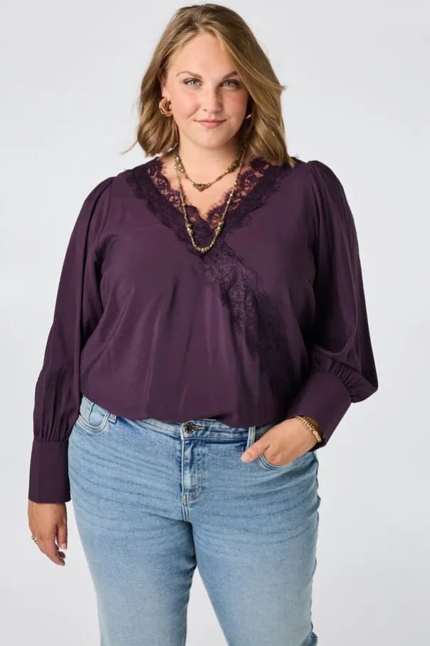 Blouse avec détails en dentelle