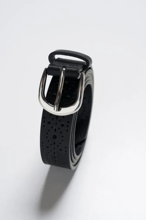 Ceinture avec motifs perforés