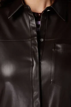 Chemise en similicuir