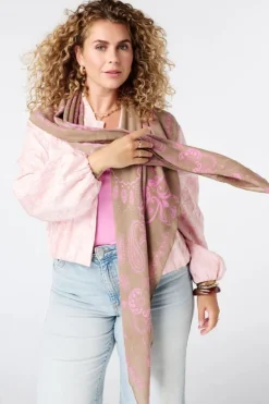 Foulard à imprimé décoratif