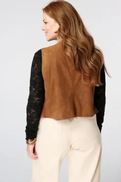 Gilet avec broderies et clous