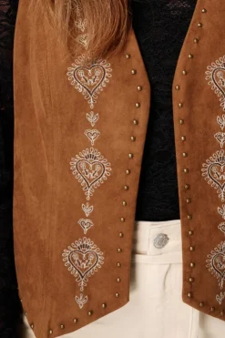 Gilet avec broderies et clous