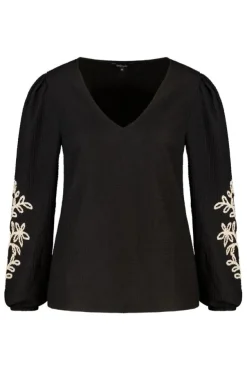 Haut avec broderie