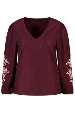 Haut avec broderie