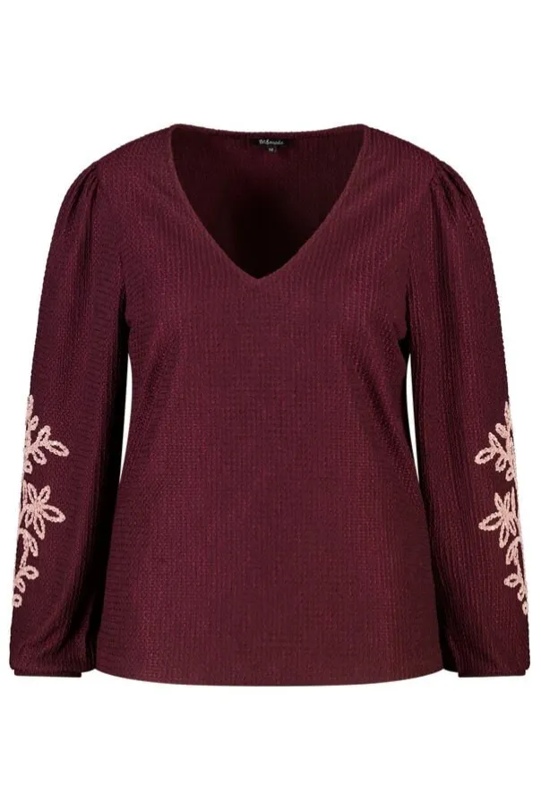Haut avec broderie