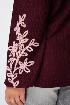 Haut avec broderie