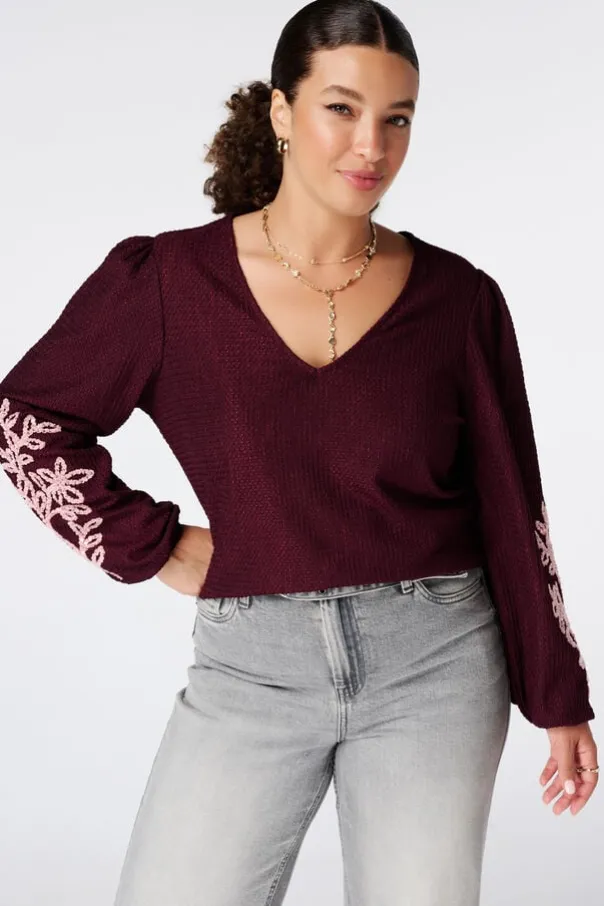 Haut avec broderie