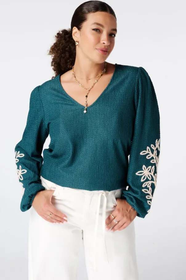 Haut avec broderie