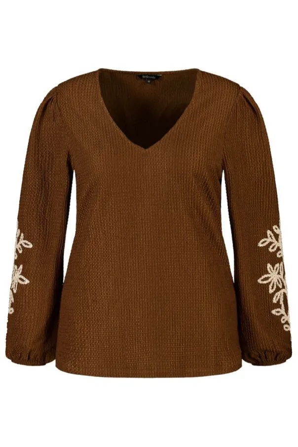Haut avec broderie