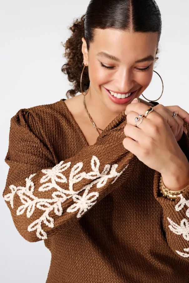 Haut avec broderie
