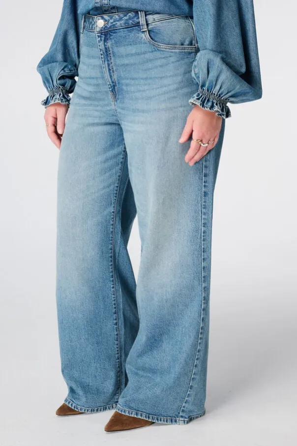 Jeans larges à taille haute