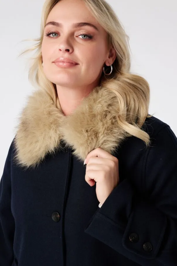 Manteau avec col en fausse fourrure