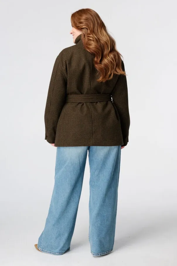 Manteau à carreaux avec col montant