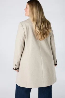Manteau court à boutons