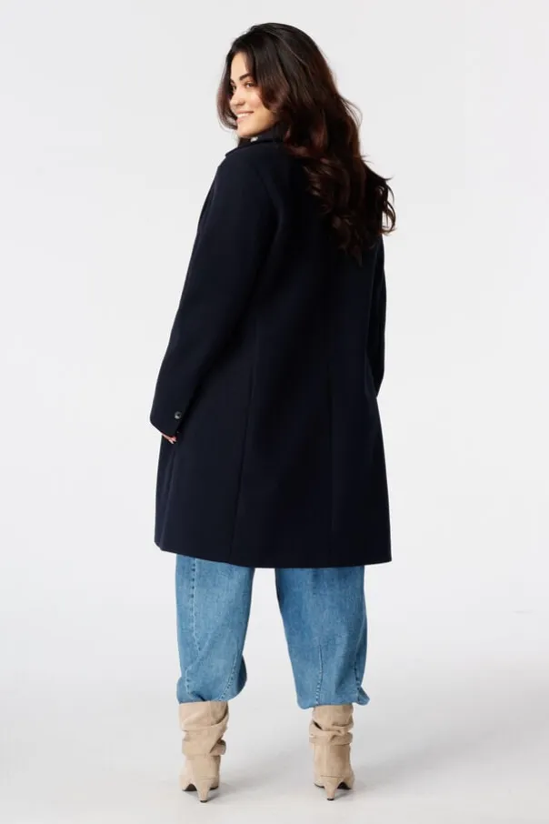 Manteau court à boutons