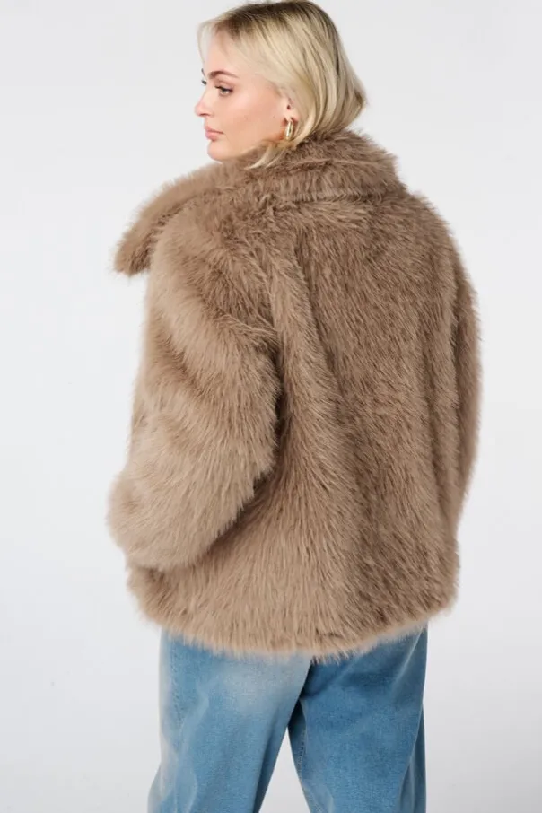 Manteau en fausse fourrure