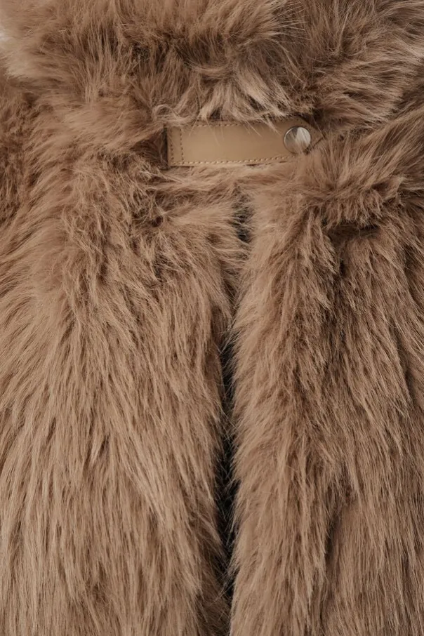 Manteau en fausse fourrure