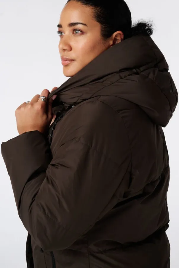 Manteau long matelassé avec capuche