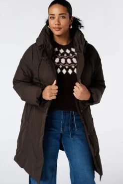 Manteau long matelassé avec capuche