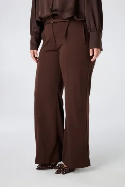 Pantalon droit avec ceinture