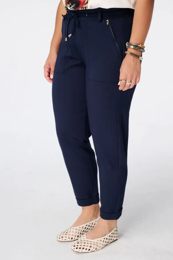 Pantalon fuselé à taille élastique