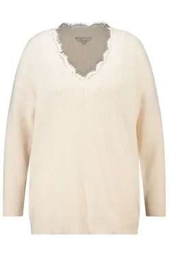 Pull à col en V avec dentelle