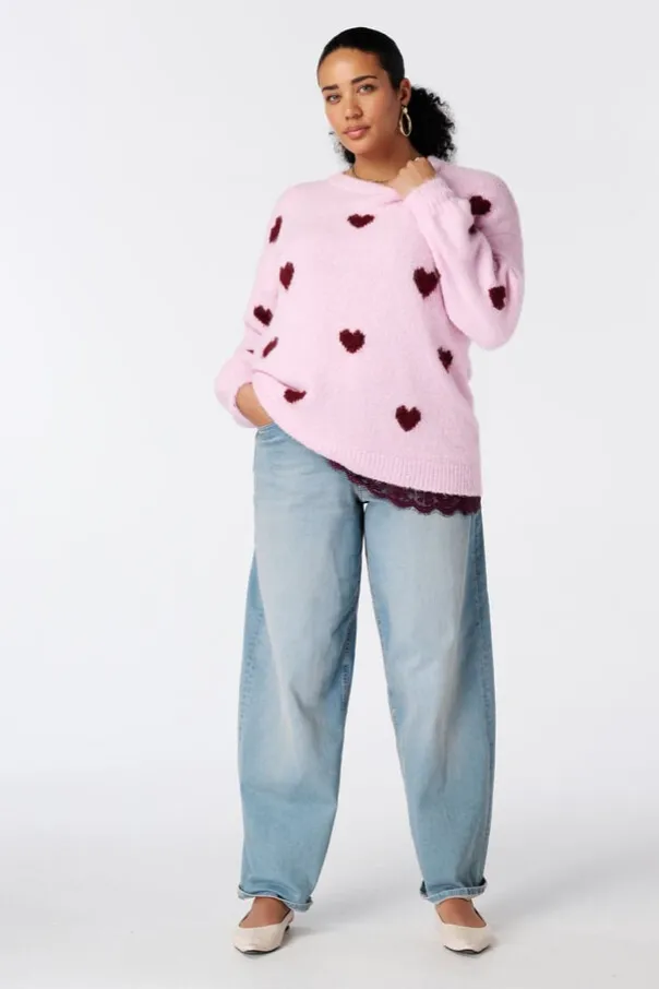 Pull à motif cœurs