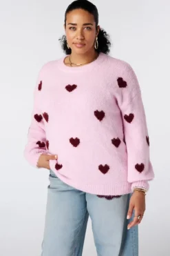 Pull à motif cœurs