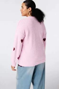 Pull à motif cœurs