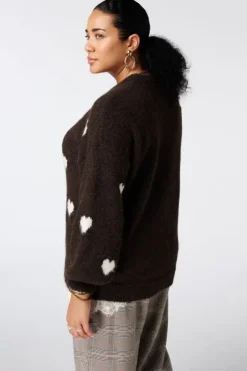 Pull à motif cœurs