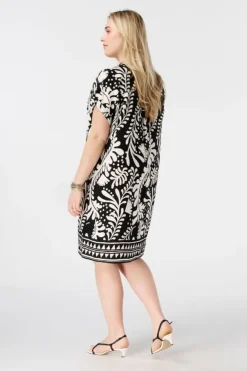 Robe à encolure en V