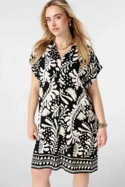 Robe à encolure en V