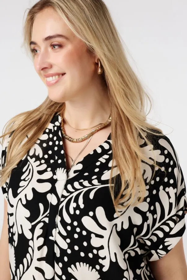 Robe à encolure en V