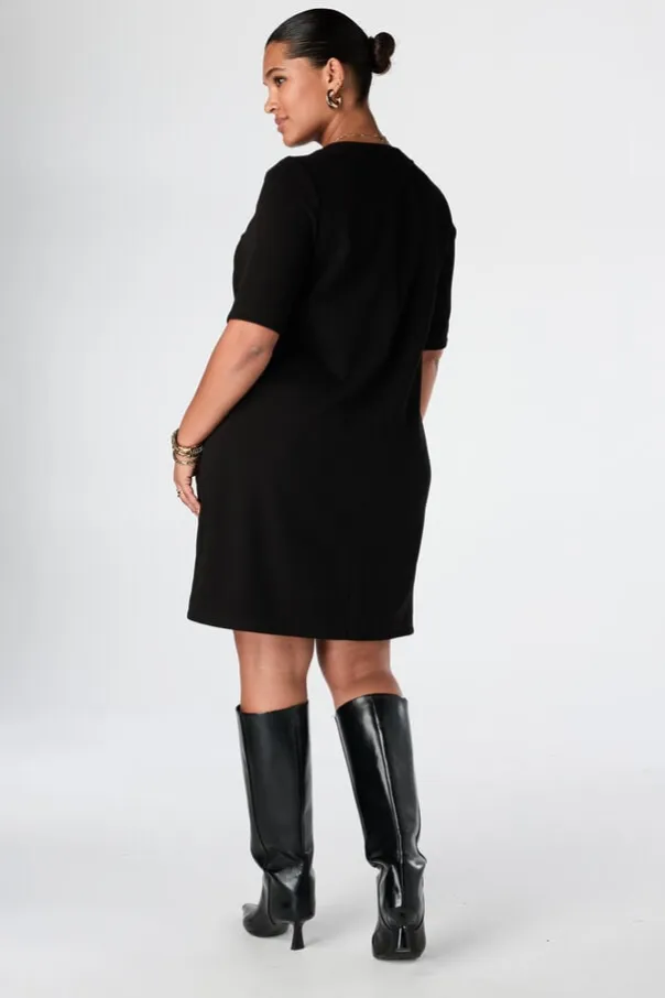 Robe à fermeture boutonnée