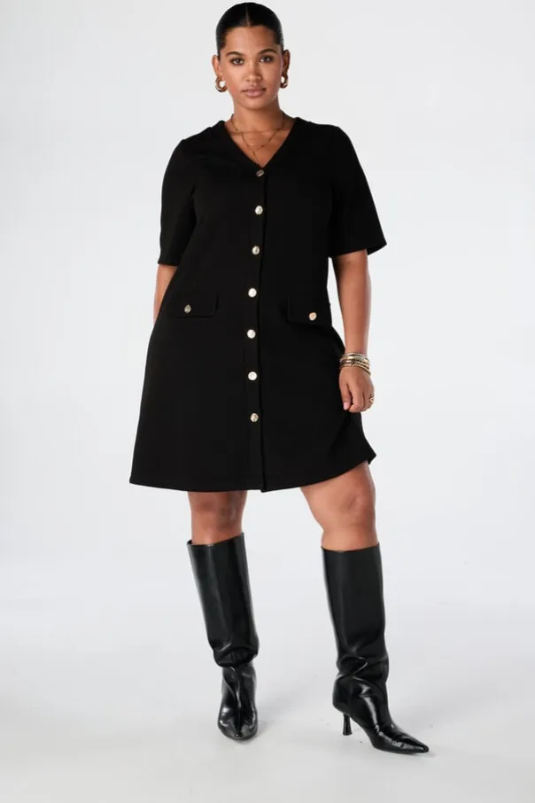 Robe à fermeture boutonnée