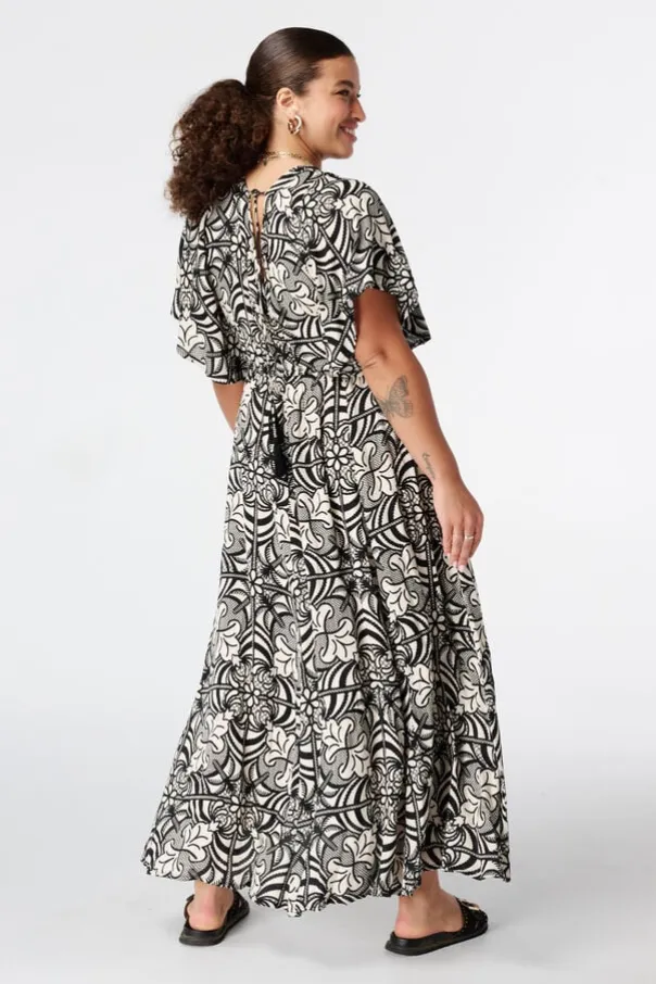 Robe maxi à manches papillon