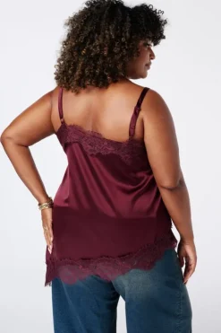 Top asymétrique avec dentelle