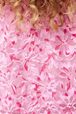 Top avec détails en dentelle