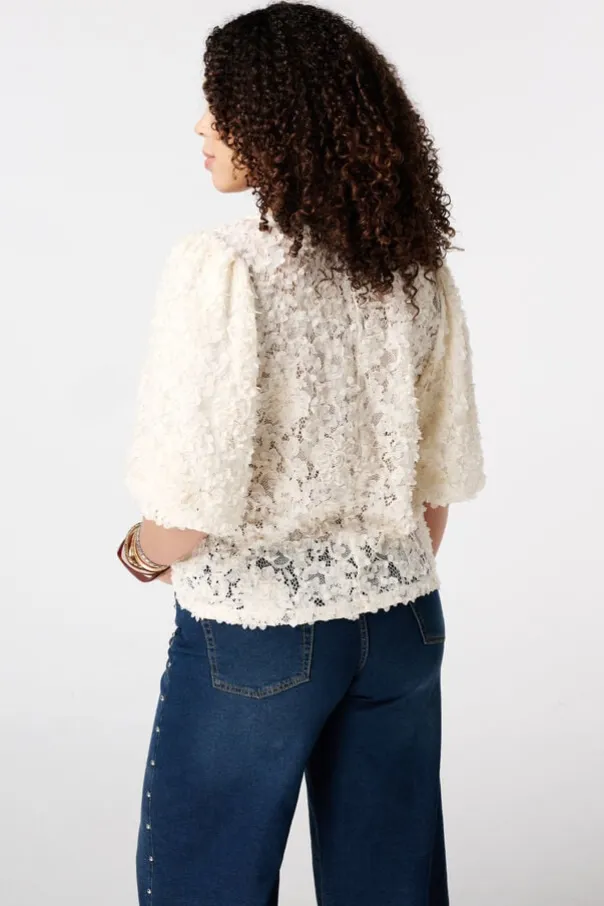 Top avec fleurs 3D