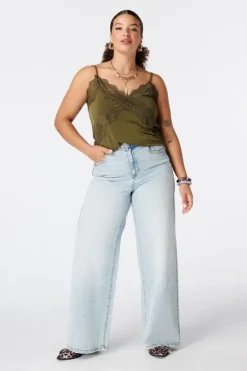 Top longue avec dentelle
