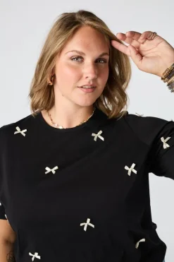 T shirt avec nœuds en satin