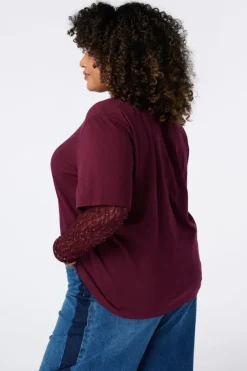 T shirt à manches en dentelle