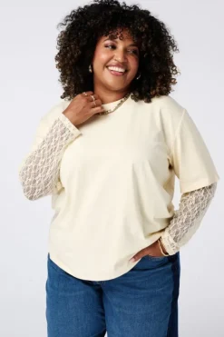 T shirt à manches en dentelle