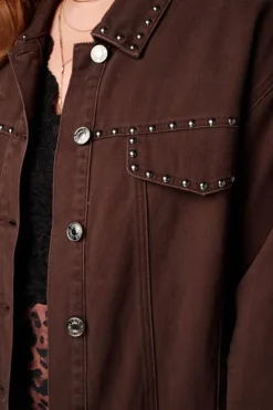 Veste en jean à clous