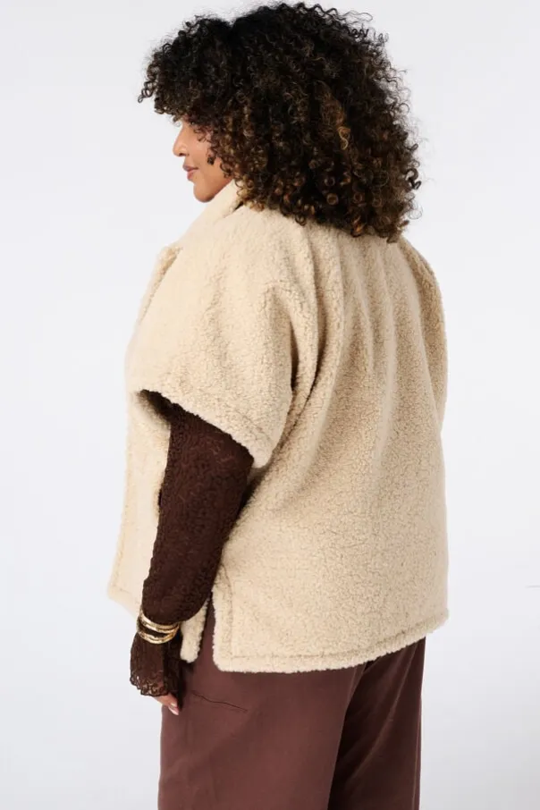 Veste teddy à manches courtes